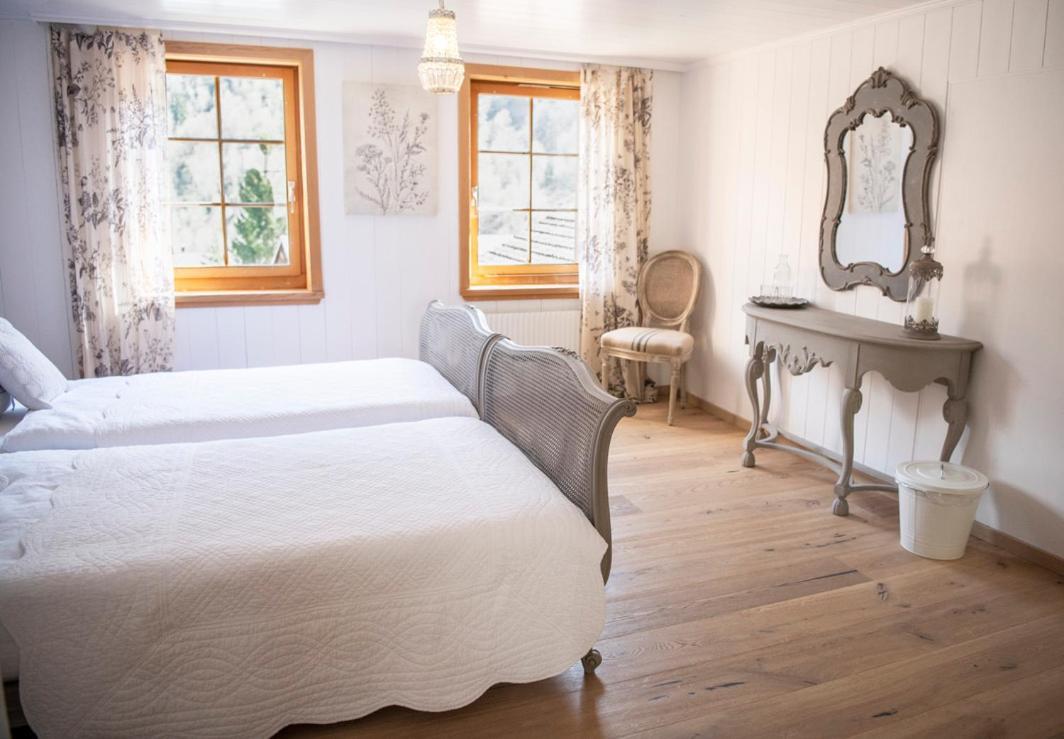 Casa Pasch - Boutique Bed&Breakfast Sumvitg Exterior foto